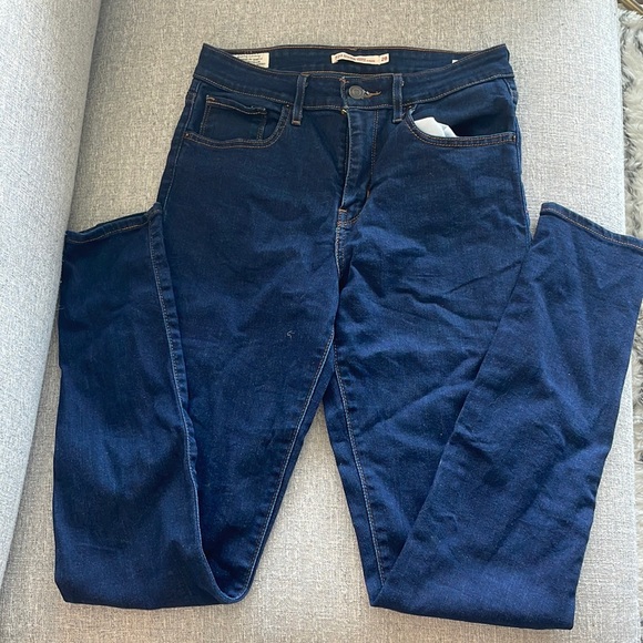 Levi’s 721 High Rise Skinny Jeans - Picture 3 of 7